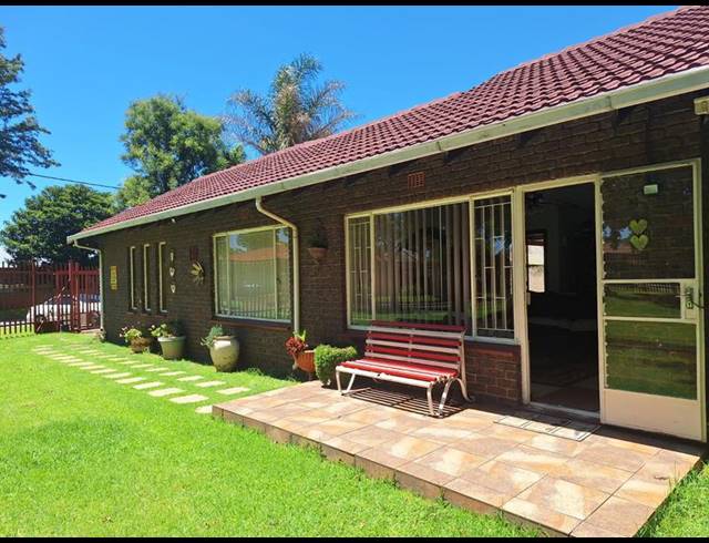 3 BEDROOM HOUSE FOR SALE IN BRENTHURST